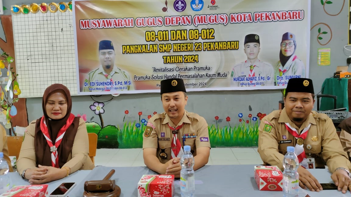 Ketua Kwarran Binawidya buka Mugus 08-011 dan 08-012 SMPN 23 Pekanbaru